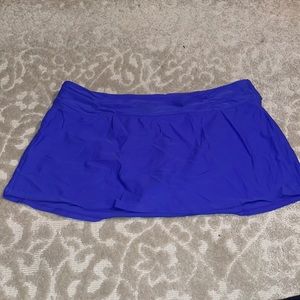 Athleta dark blue exercise skirt